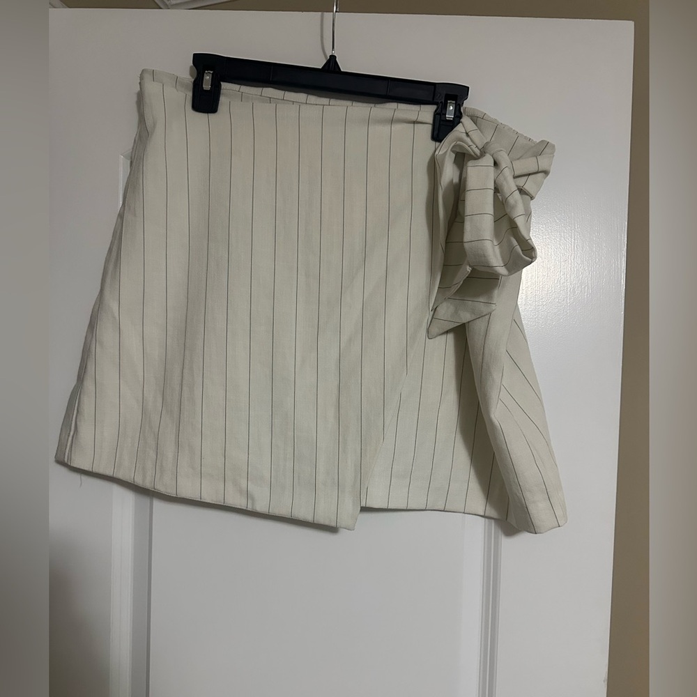 Chic Cream Asymmetrical Skirt